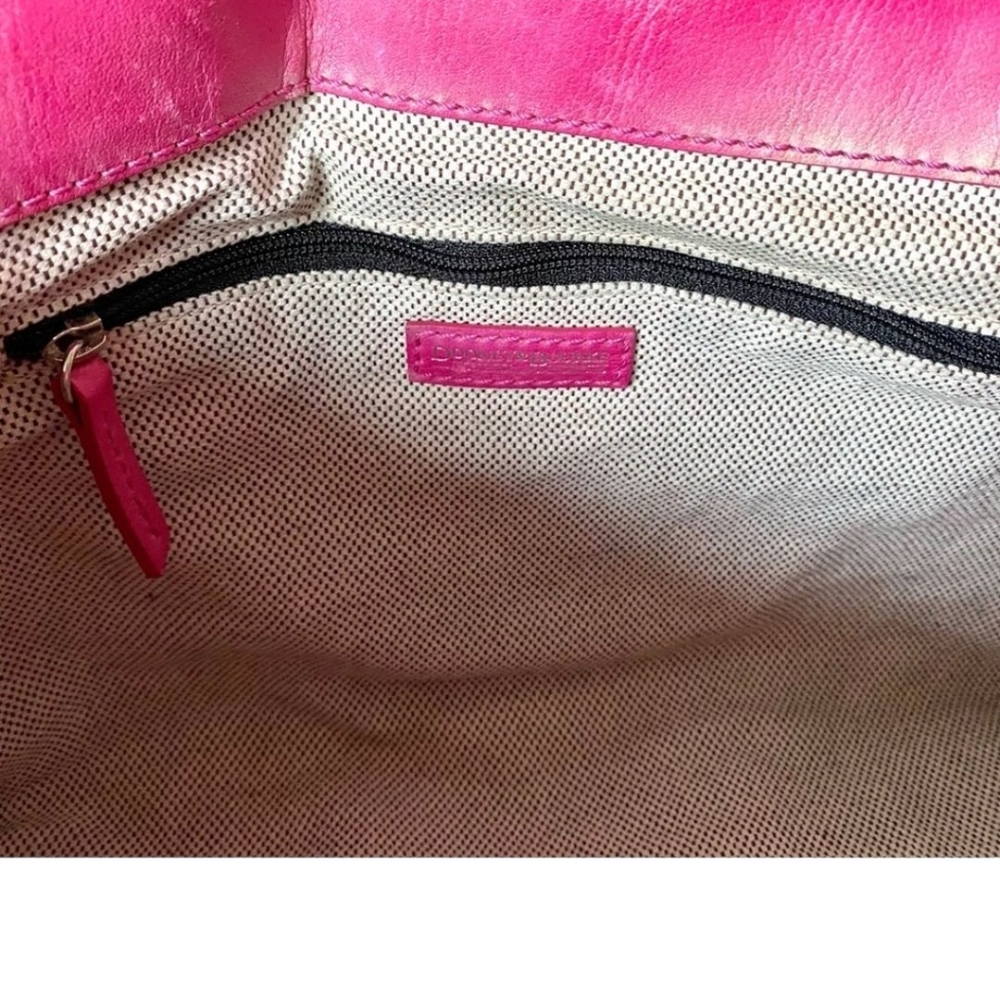 Dooney & Bourke Vintage Leather Pre-owned Bag Appox 15 In Wide 9 In Tall. - Picture 8 of 9